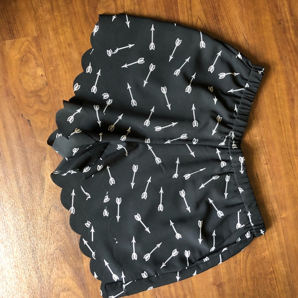 Anthropologie XS Scallop Arrow Shorts Black - Picture 4 of 5